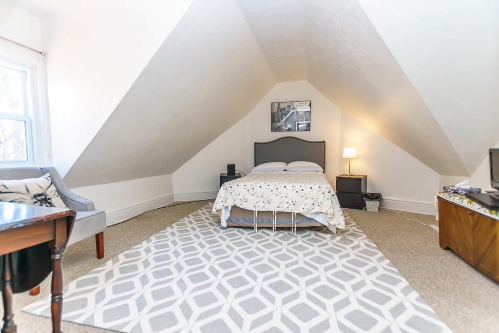 Elliott House Bed & Breakfast Торонто Экстерьер фото