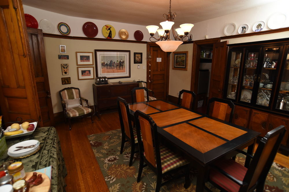 Elliott House Bed & Breakfast Торонто Экстерьер фото