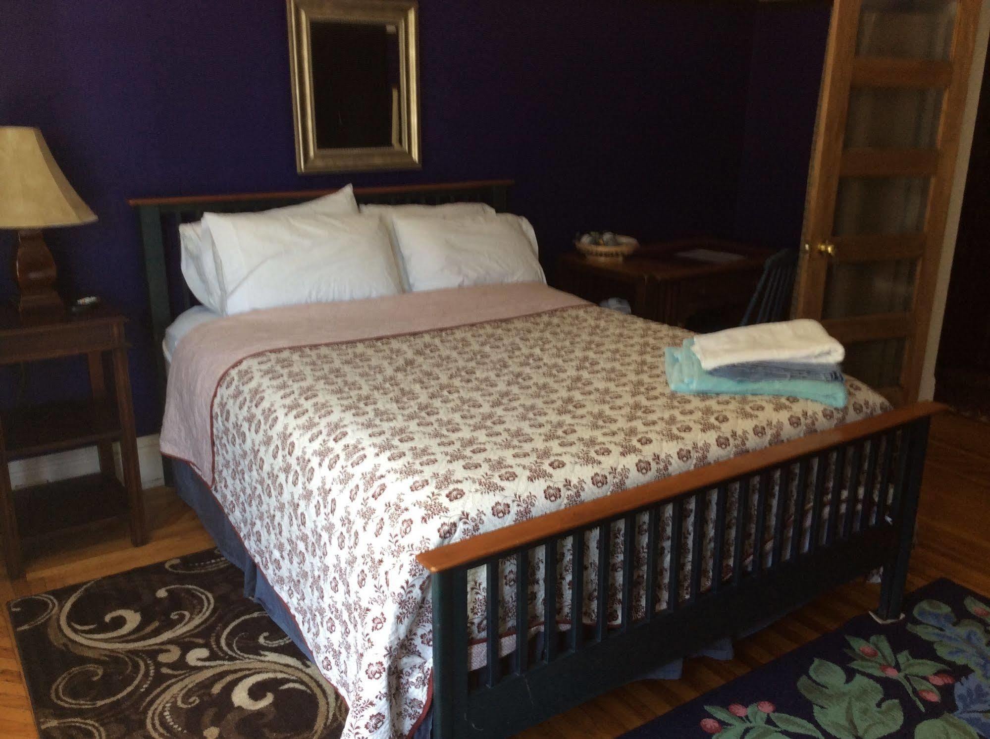 Elliott House Bed & Breakfast Торонто Экстерьер фото