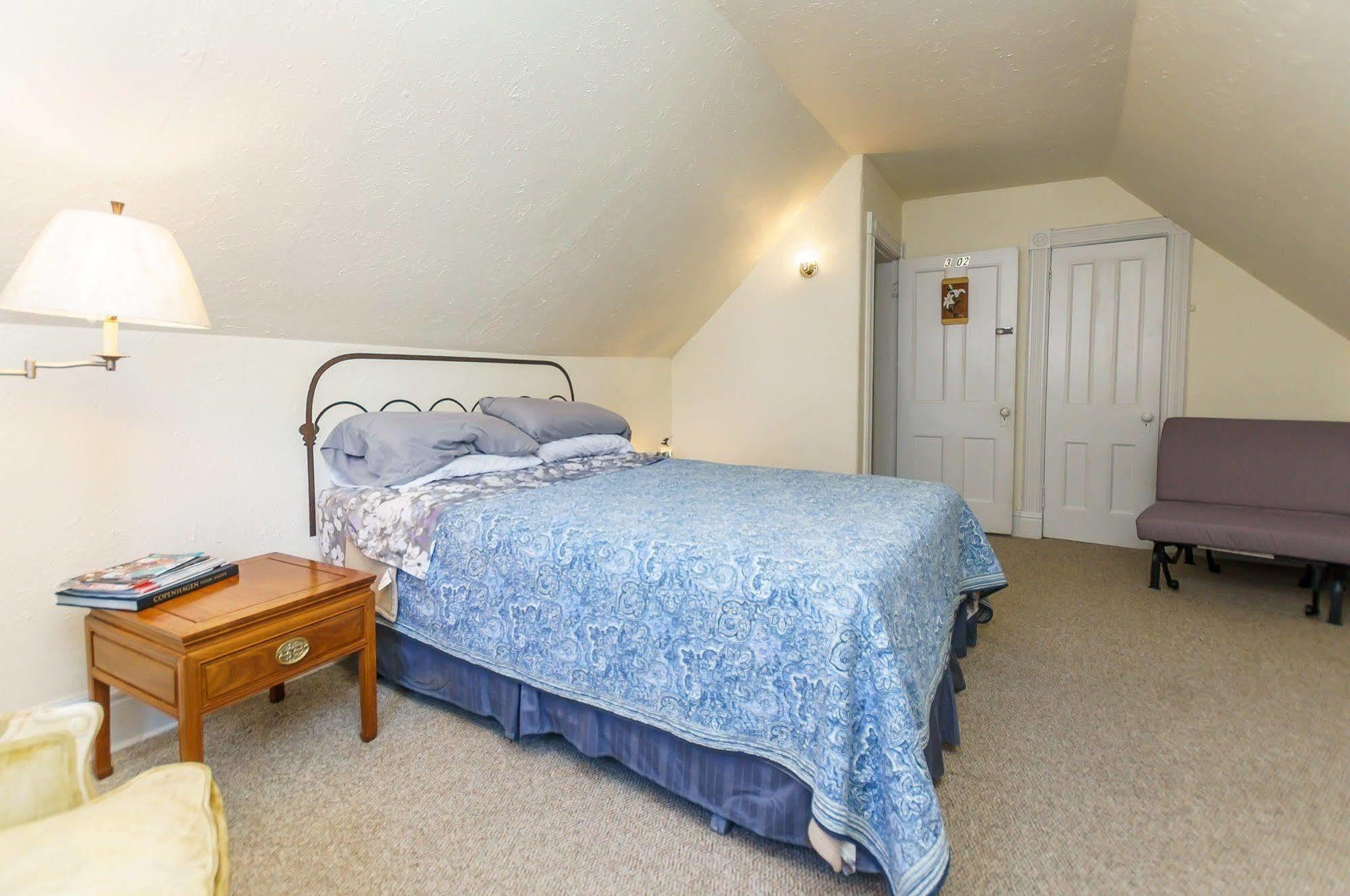 Elliott House Bed & Breakfast Торонто Экстерьер фото