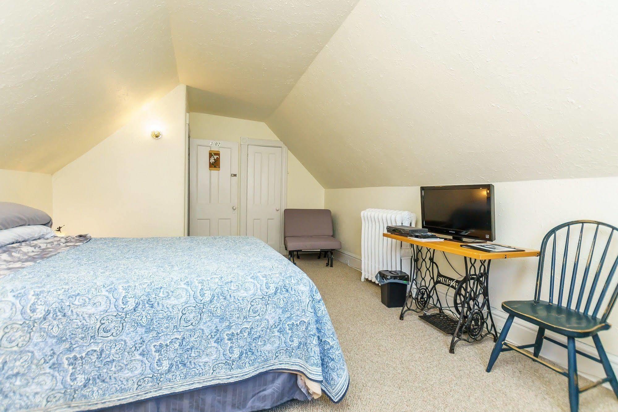 Elliott House Bed & Breakfast Торонто Экстерьер фото